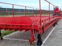 Insolito progetto speciale di rampa di carico e piattaforma per macchinari pesanti