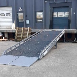 Rampe di carico da piazzale AUSBAU-ST senza piattaforma orizzontale Rampe di carico da piazzale AUSBAU-ST senza piattaforma orizzontale