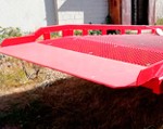6) Il materiale per il ponte di ingresso (il punto di contatto del la rampa e del camion) è una piastra corazzata con uno spessore fino a 20 mm, che garantisce una grande affidabilità in un uso intenso.
6) Il materiale per il ponte di ingresso (il punto di contatto del la rampa e del camion) è una piastra corazzata con uno spessore fino a 20 mm, che garantisce una grande affidabilità in un uso intenso.